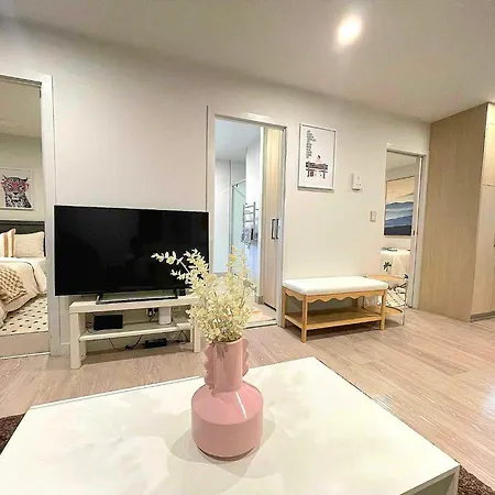 Sky Tower Just Next Door Free Parking Apartment